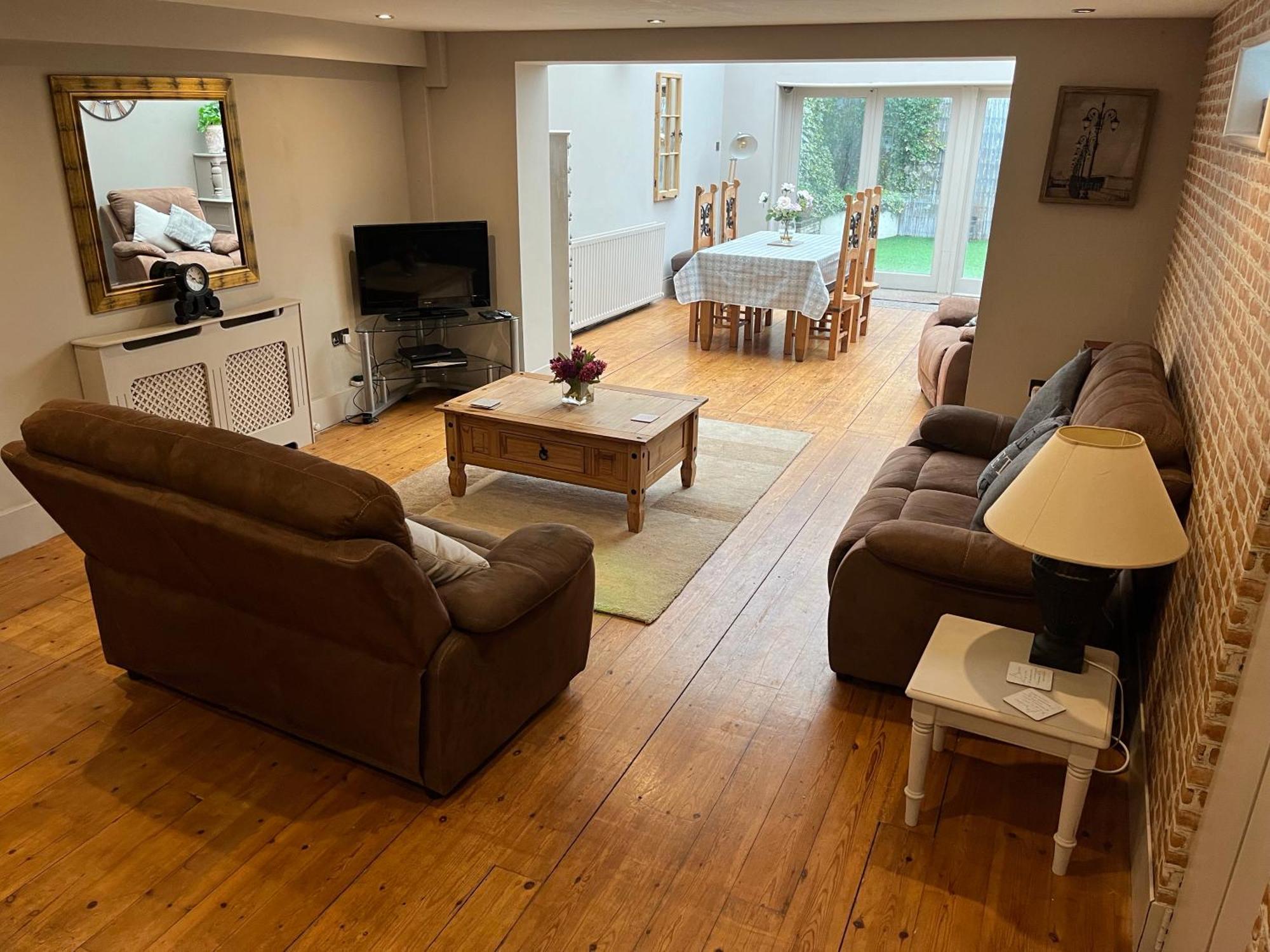 Large 2-Bed House Derbyshire Off Chatsworth Rd Chesterfield Buitenkant foto