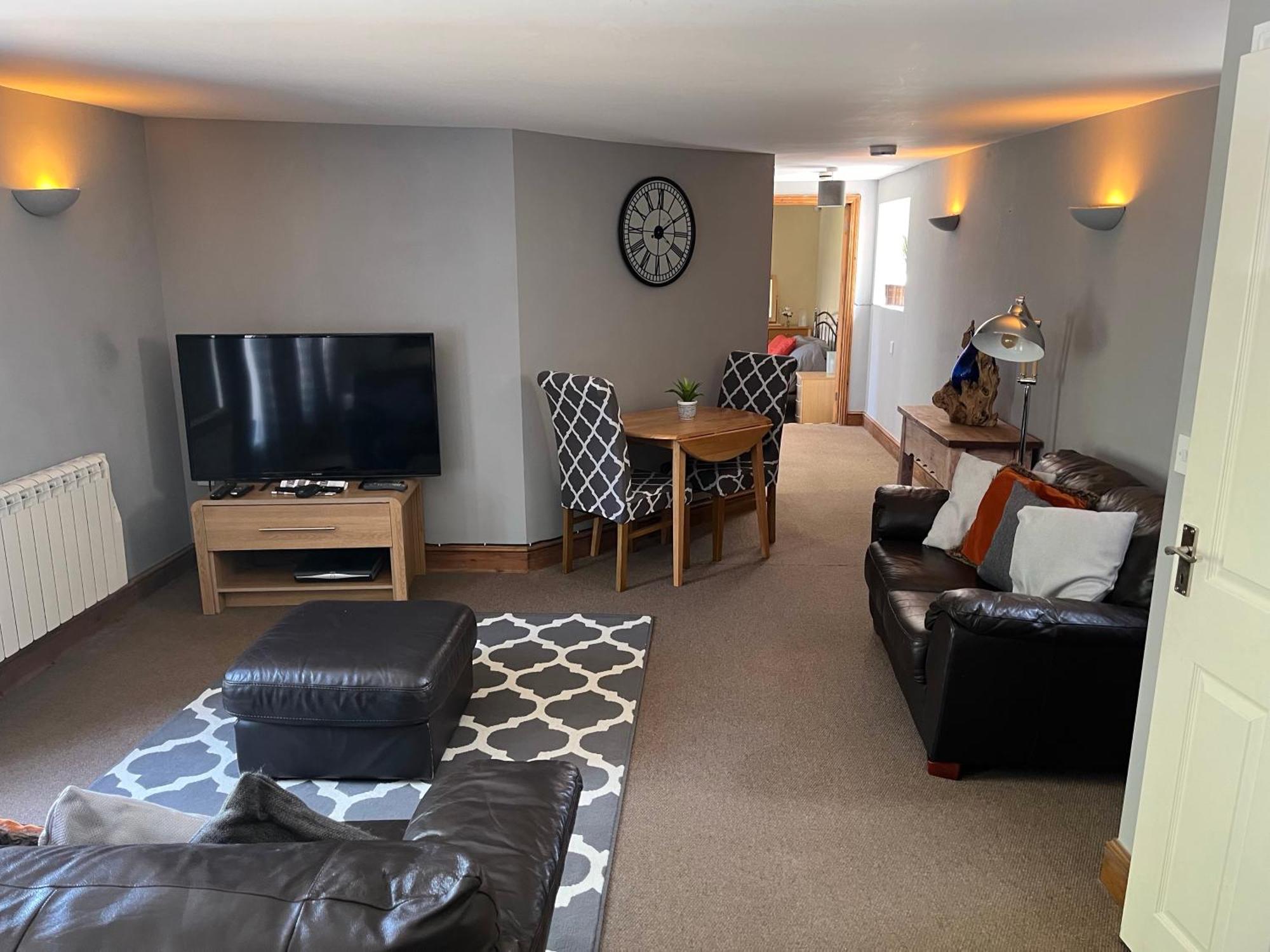 Large 2-Bed House Derbyshire Off Chatsworth Rd Chesterfield Buitenkant foto