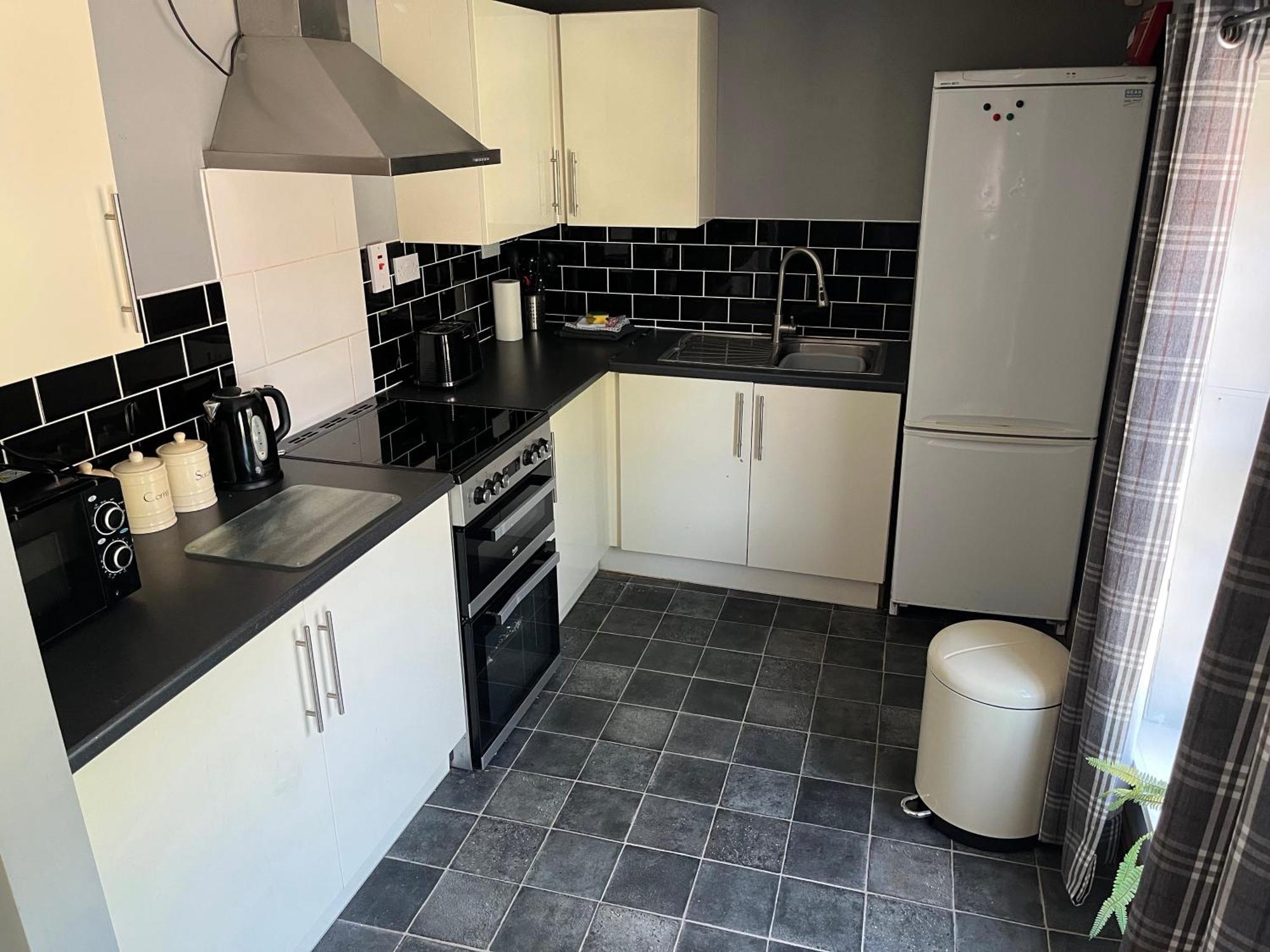 Large 2-Bed House Derbyshire Off Chatsworth Rd Chesterfield Buitenkant foto