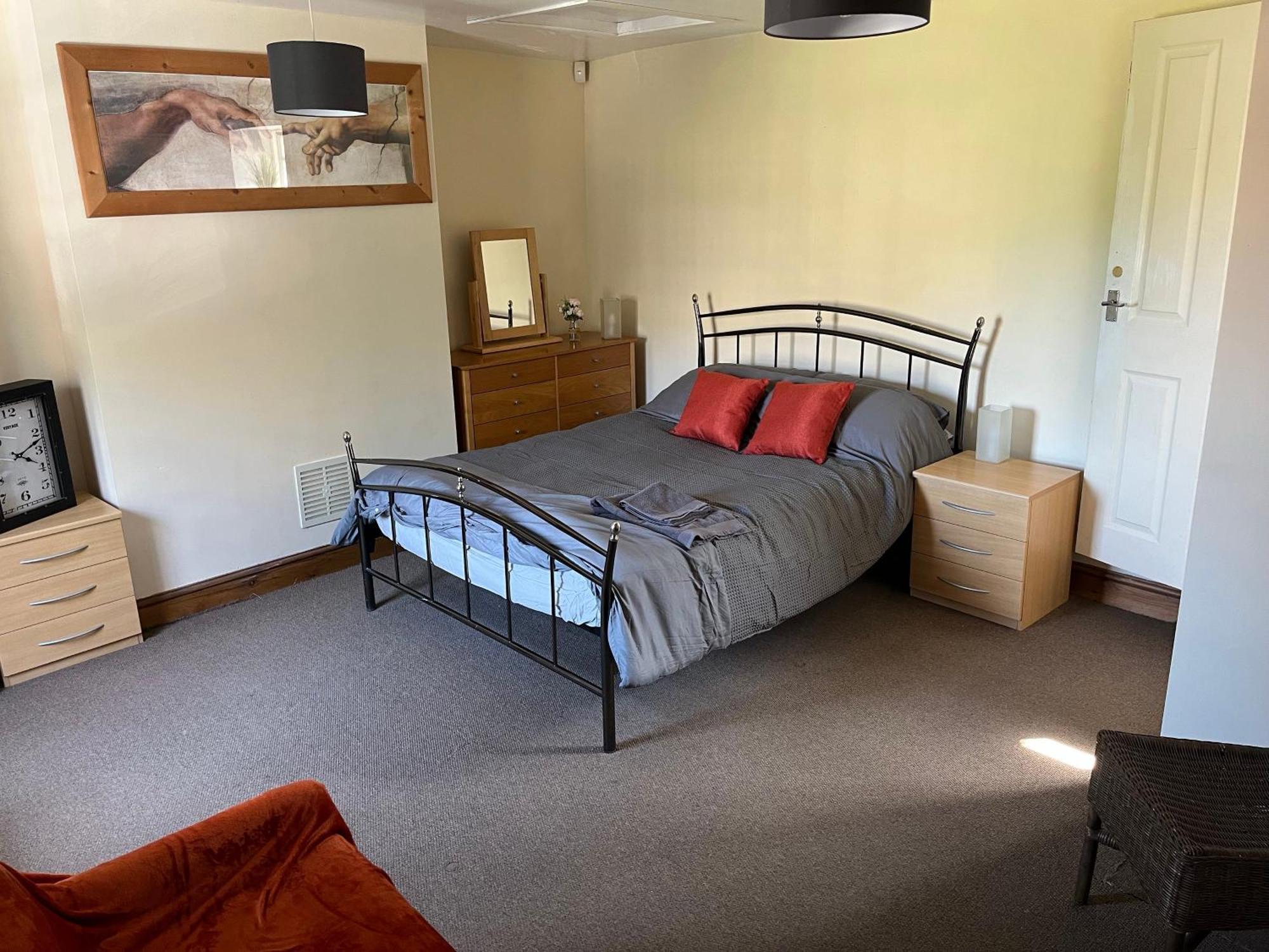 Large 2-Bed House Derbyshire Off Chatsworth Rd Chesterfield Buitenkant foto