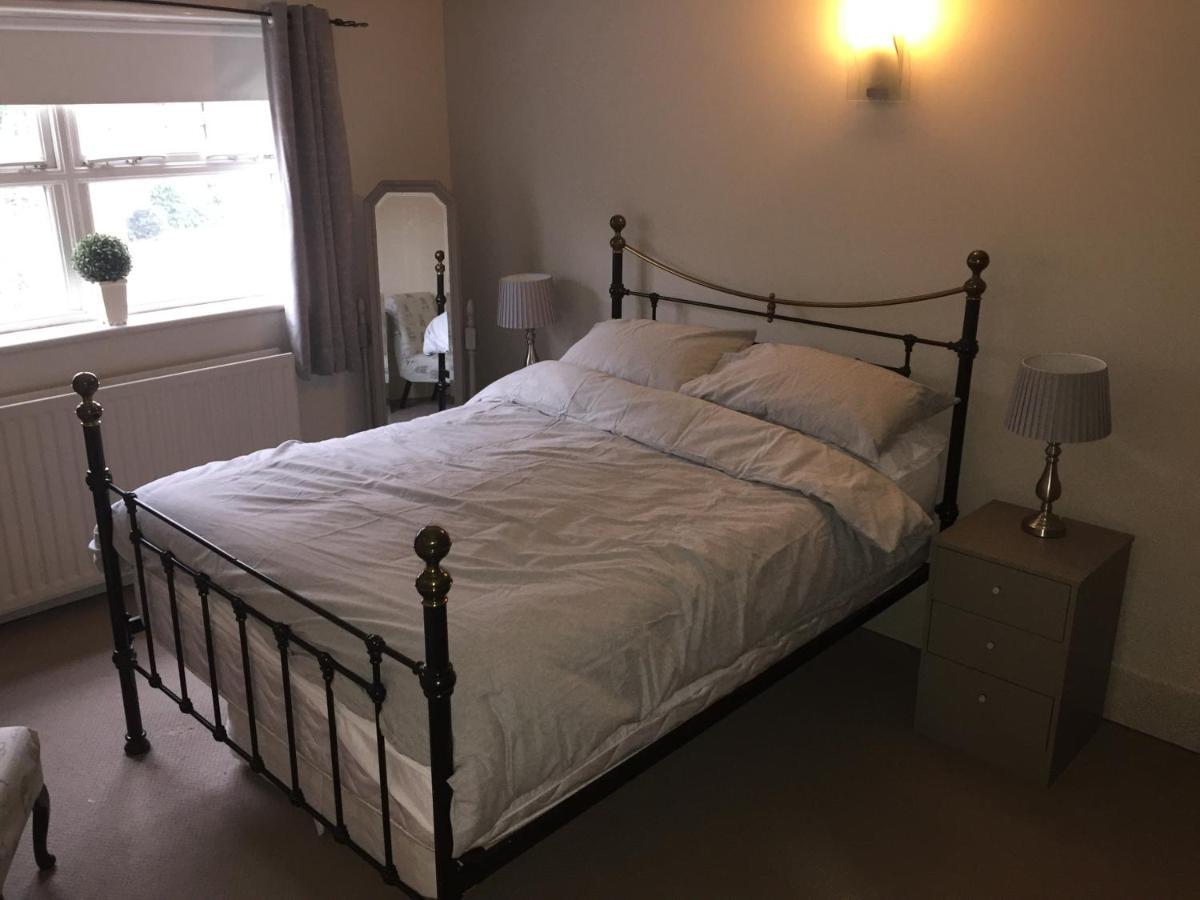 Large 2-Bed House Derbyshire Off Chatsworth Rd Chesterfield Buitenkant foto