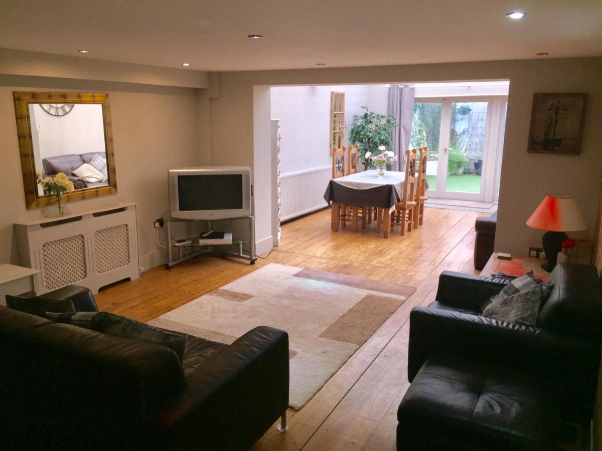 Large 2-Bed House Derbyshire Off Chatsworth Rd Chesterfield Buitenkant foto